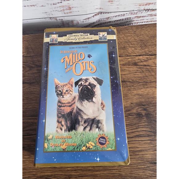 "The Adventures of Milo & Otis" VHS - Picture 1 of 3